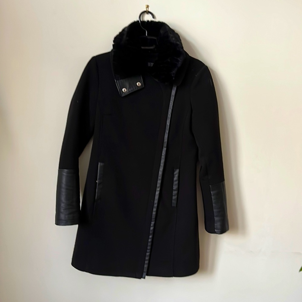 BEDO Small Black coat, authentic fur collar for added warmth